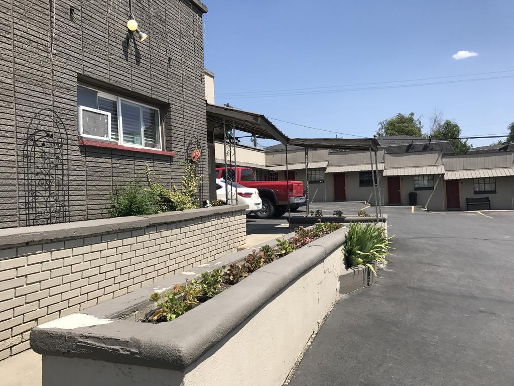 Selkirk Motel Colville Exterior photo