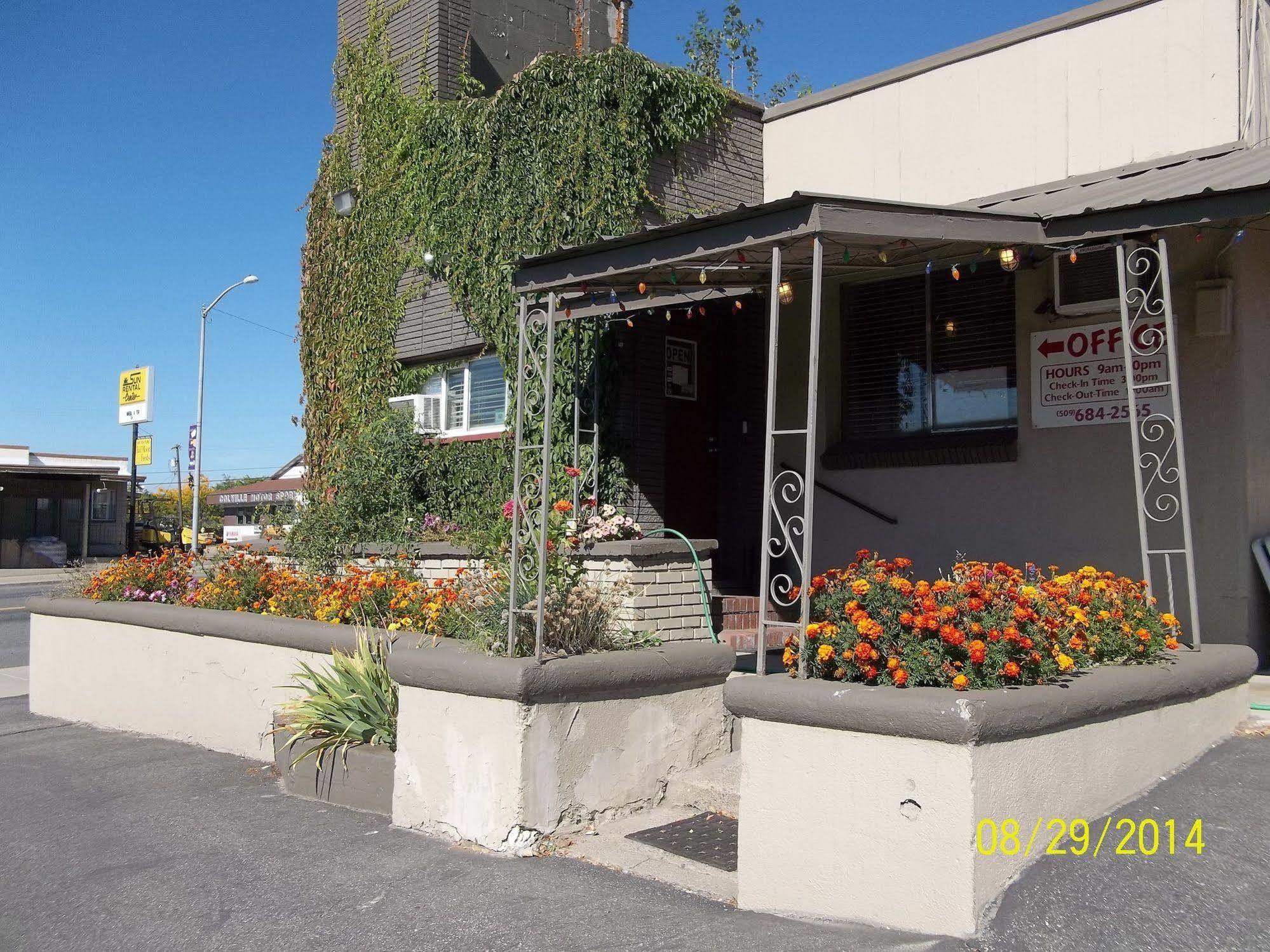 Selkirk Motel Colville Exterior photo